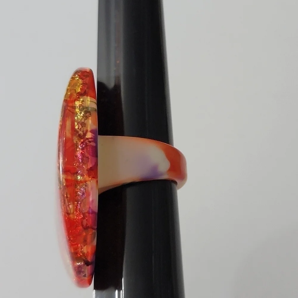 Large Smooth Acrylic Statement Ring Reds Rhinestone 8New without tags R4